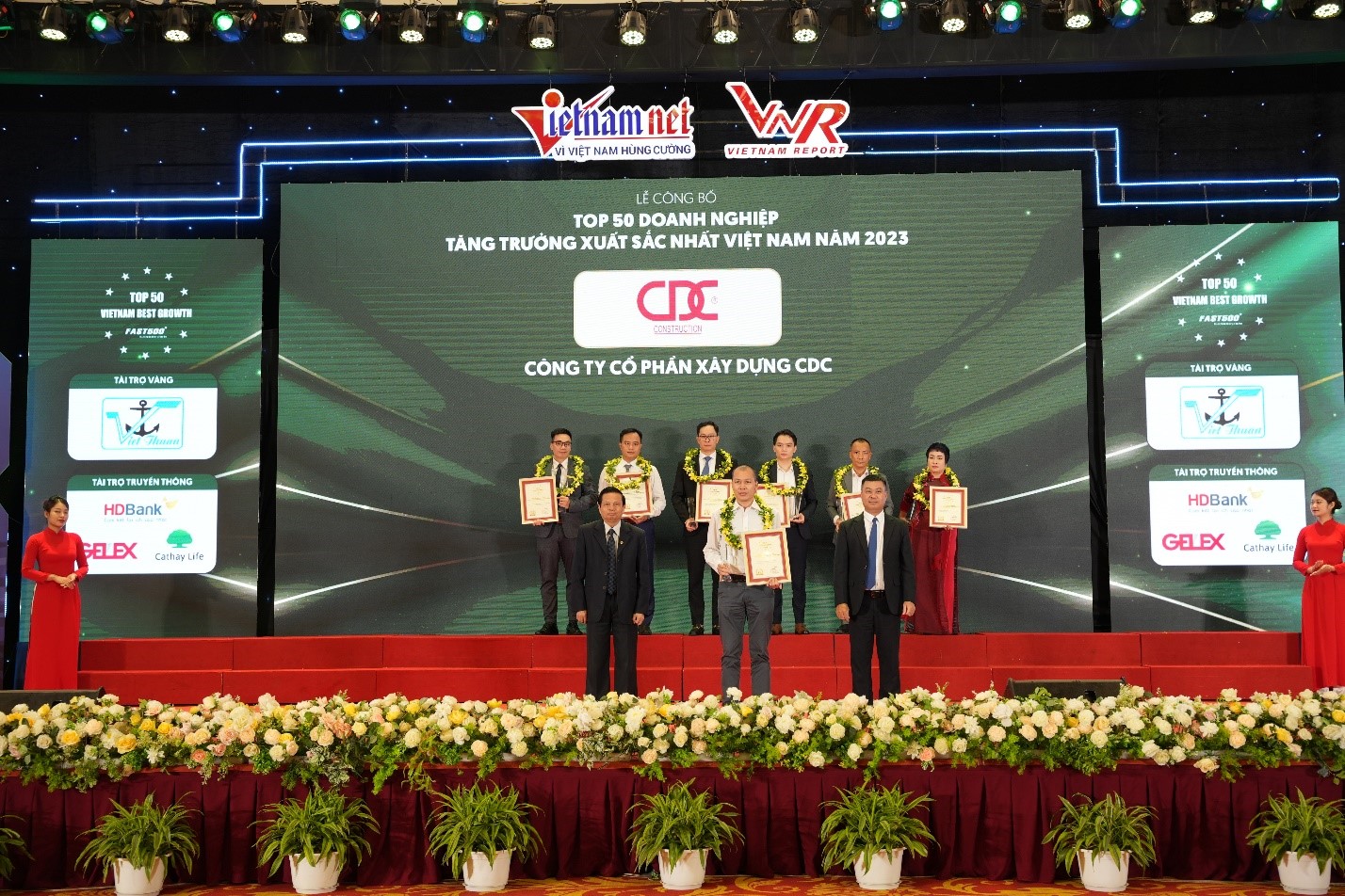 CDC được gọi tên đồng thời trong hai bảng xếp hạng lớn: Top 50 VIETNAM BEST GROWTH và FAST500 năm 2023